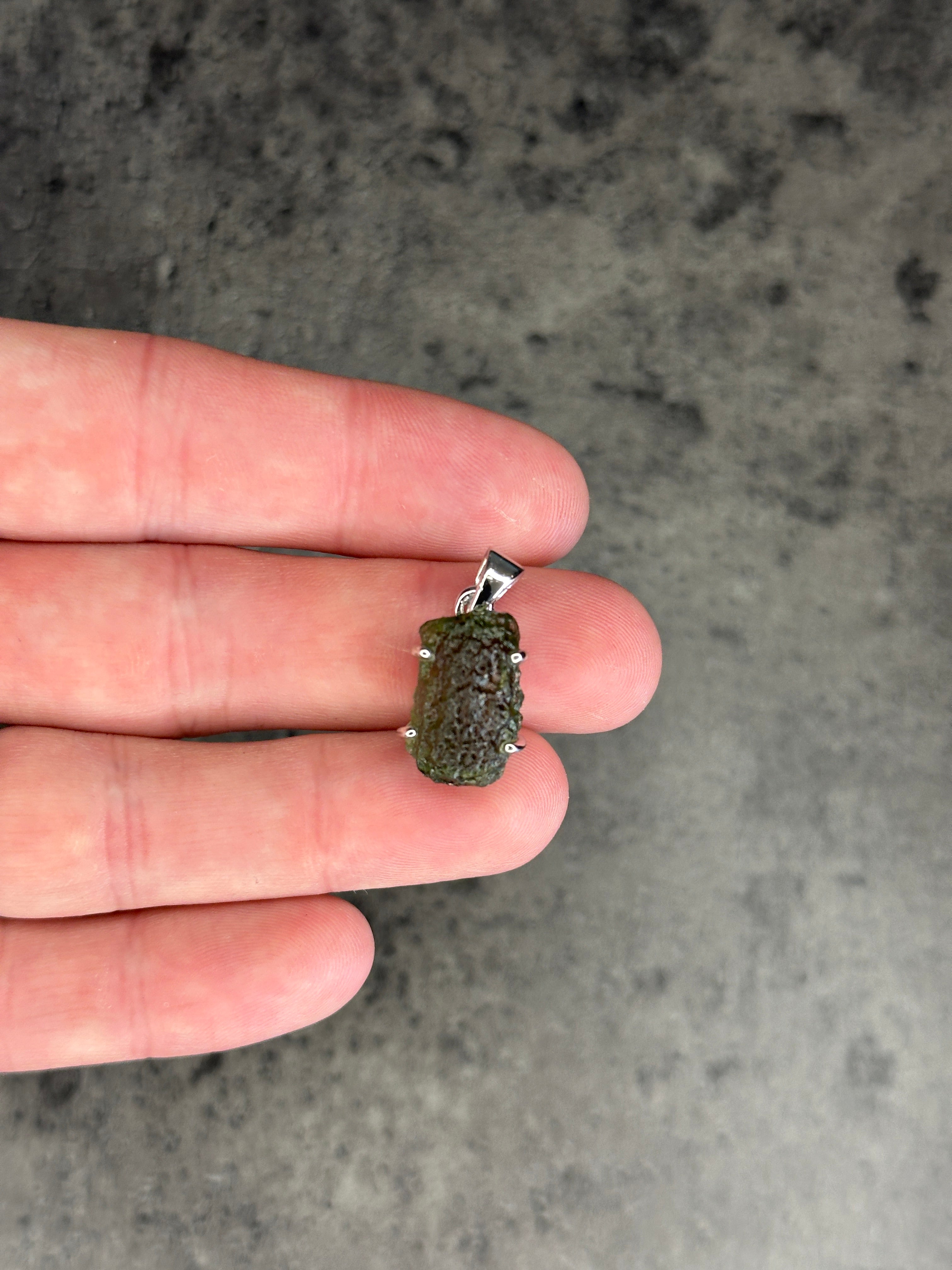 Moldavite - Necklace pendant - Rough