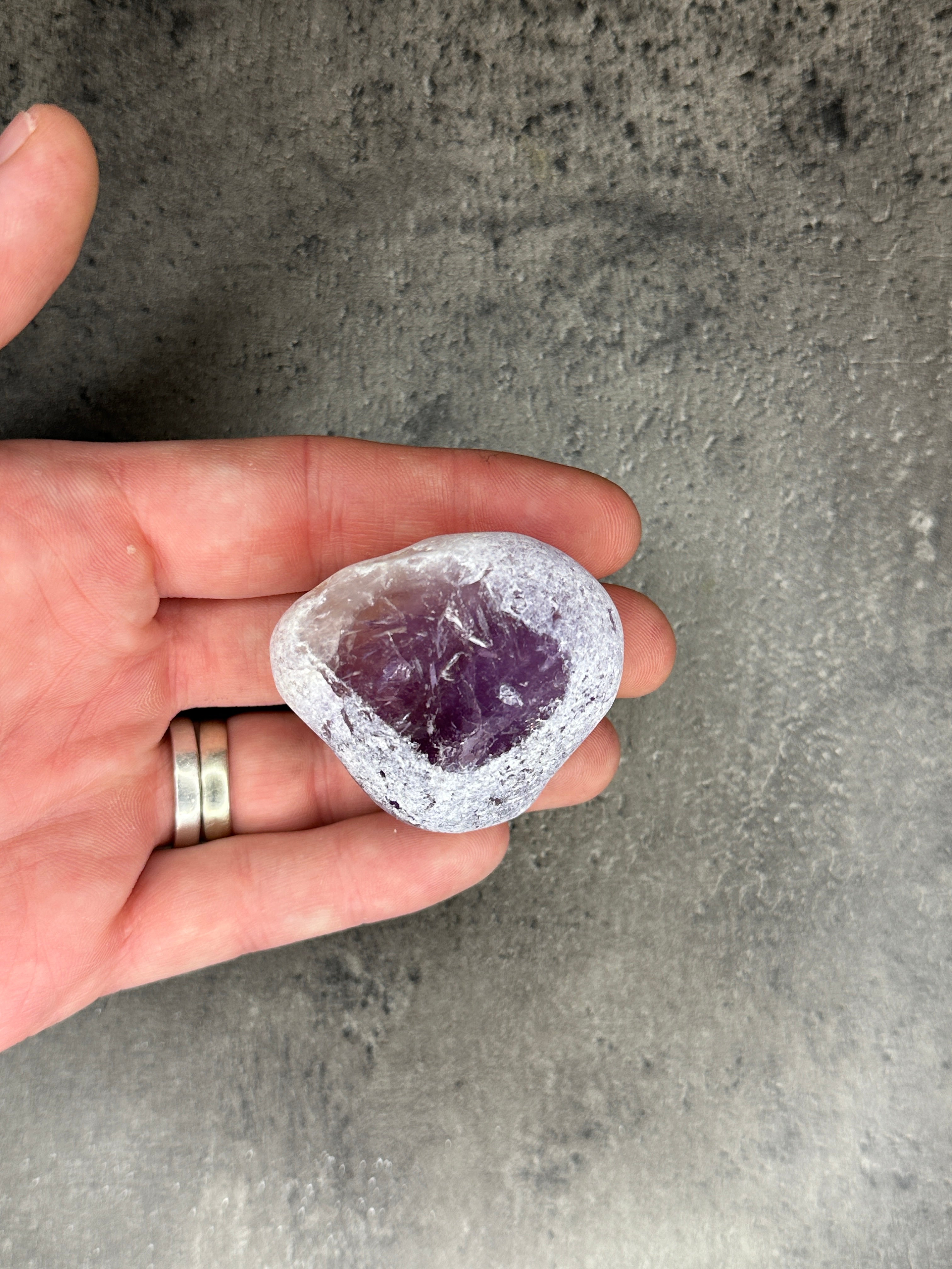 Amethyst - Rough dragon egg