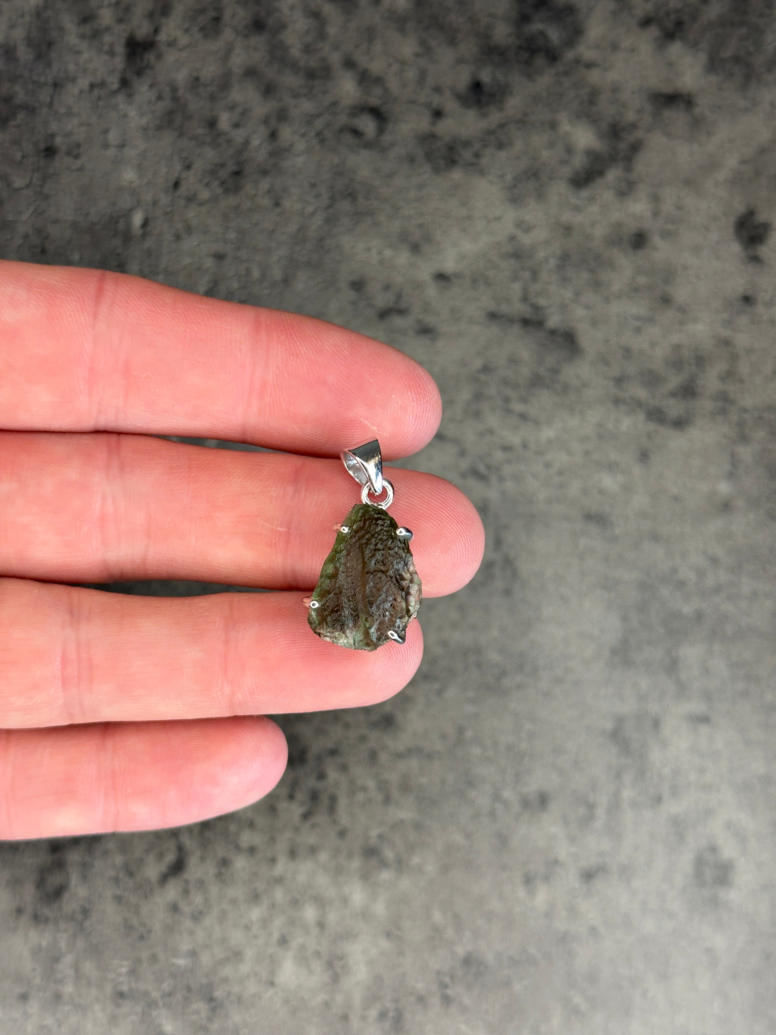 Moldavite - Necklace pendant - Rough