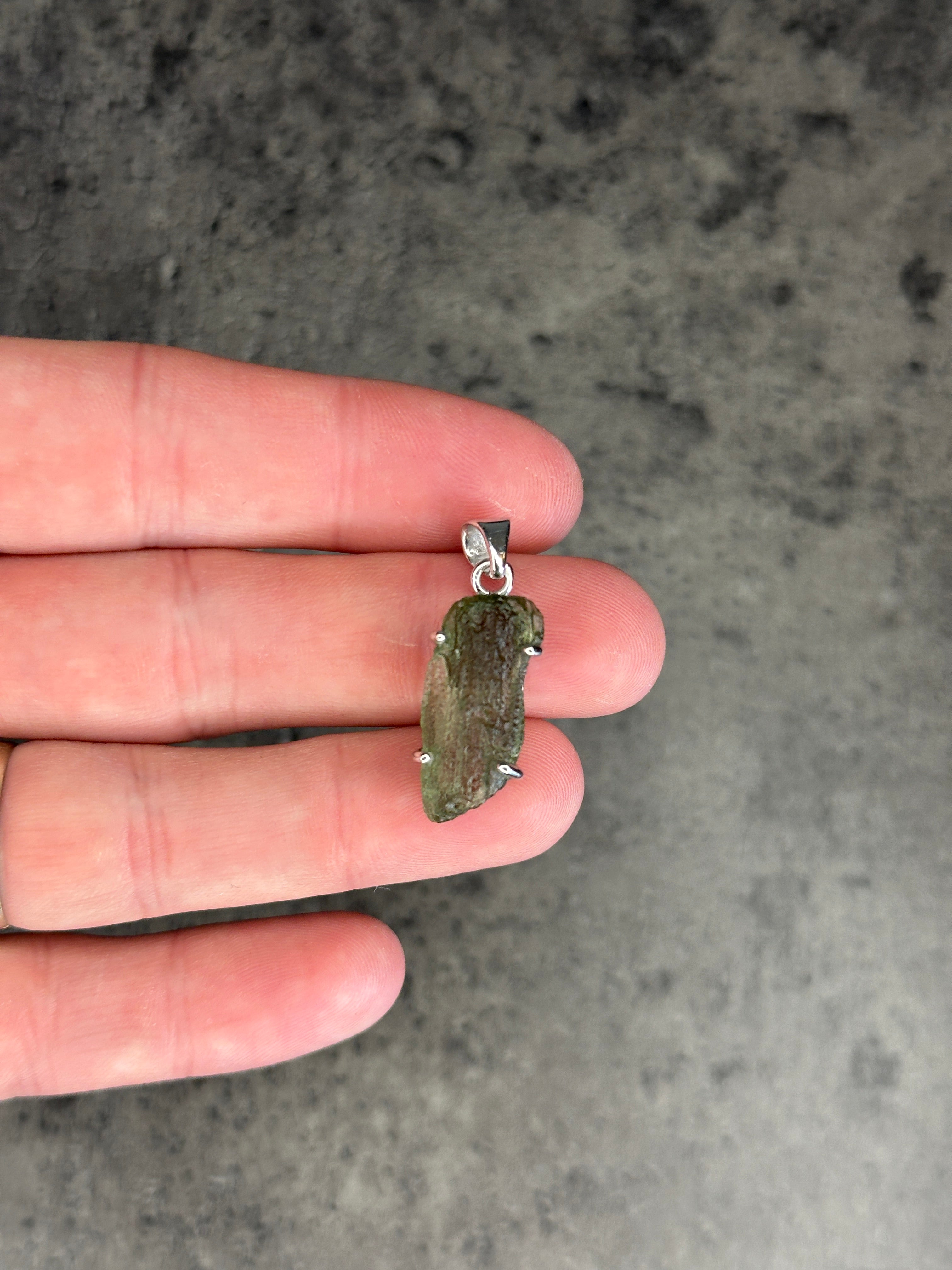 Moldavite - Necklace pendant - Rough