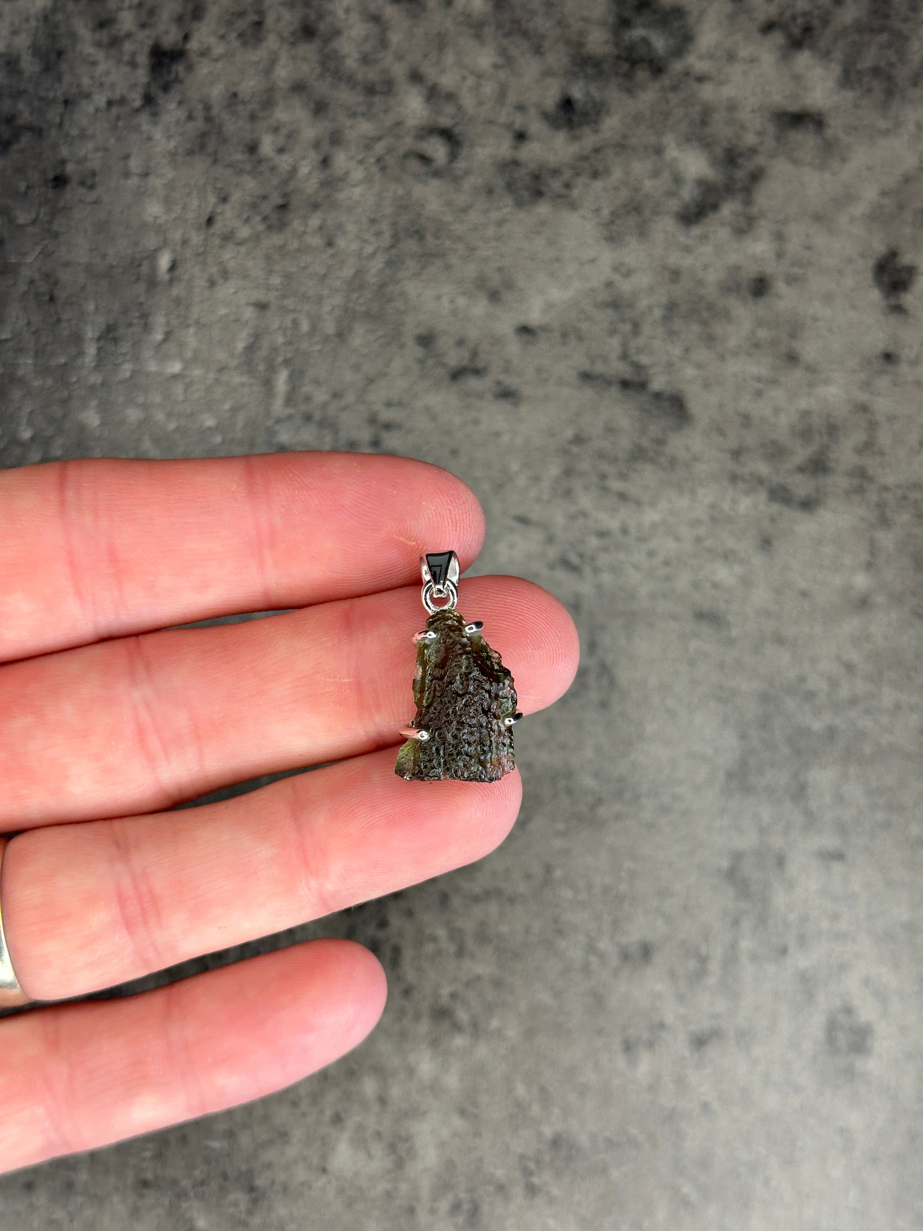 Moldavite - Necklace pendant - Rough