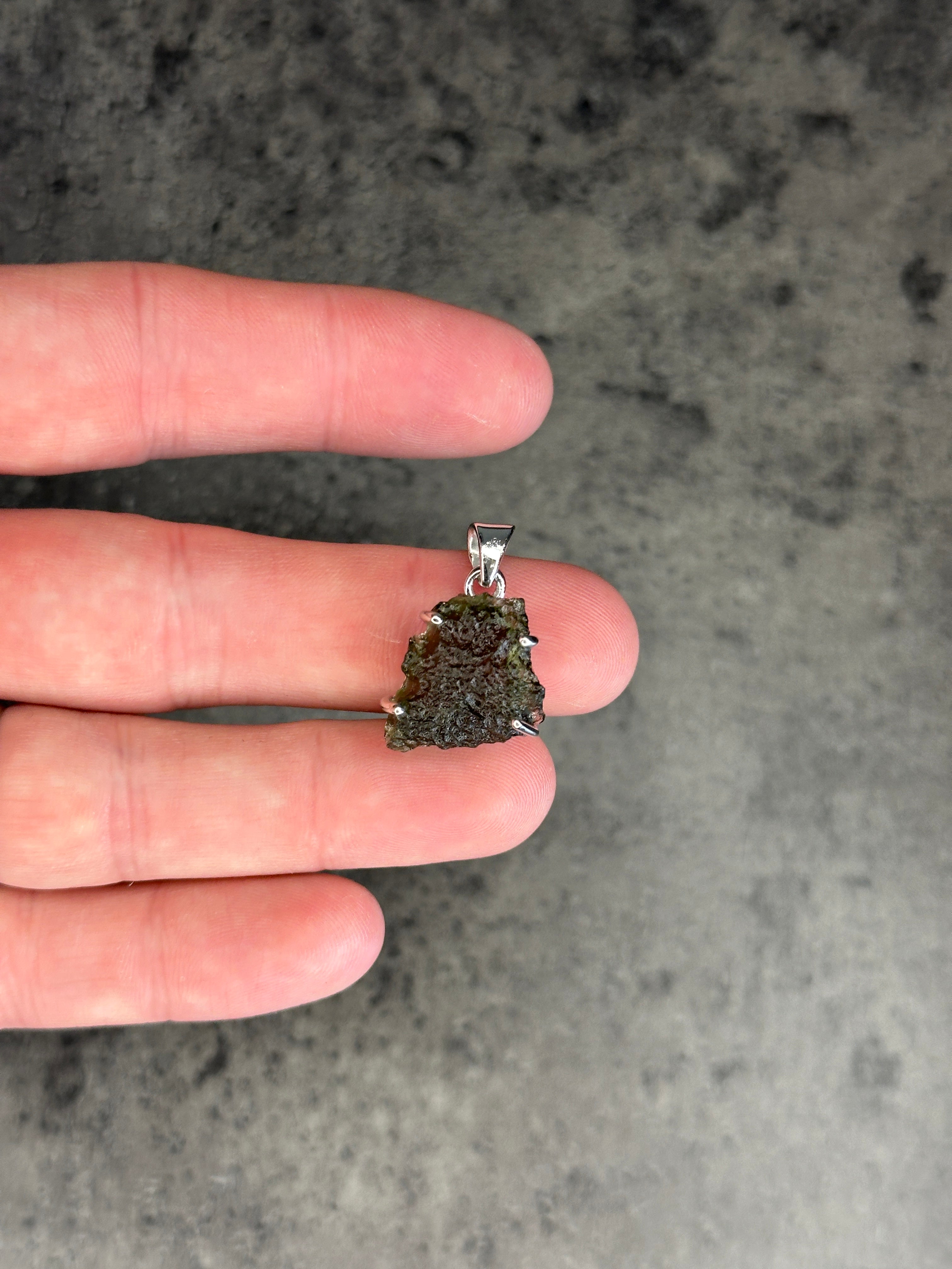 Moldavite - Necklace pendant - Rough