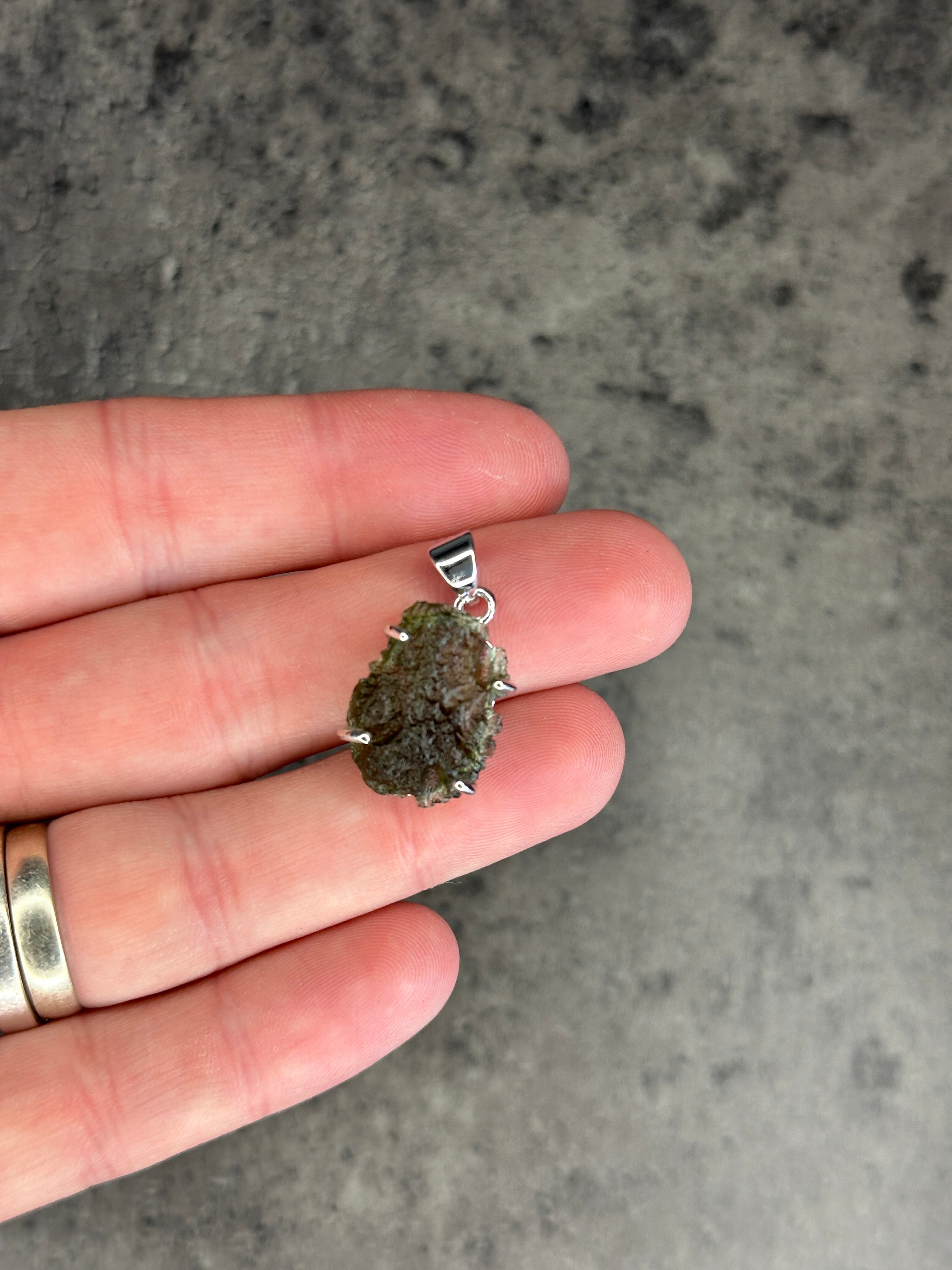 Moldavite - Necklace pendant - Rough