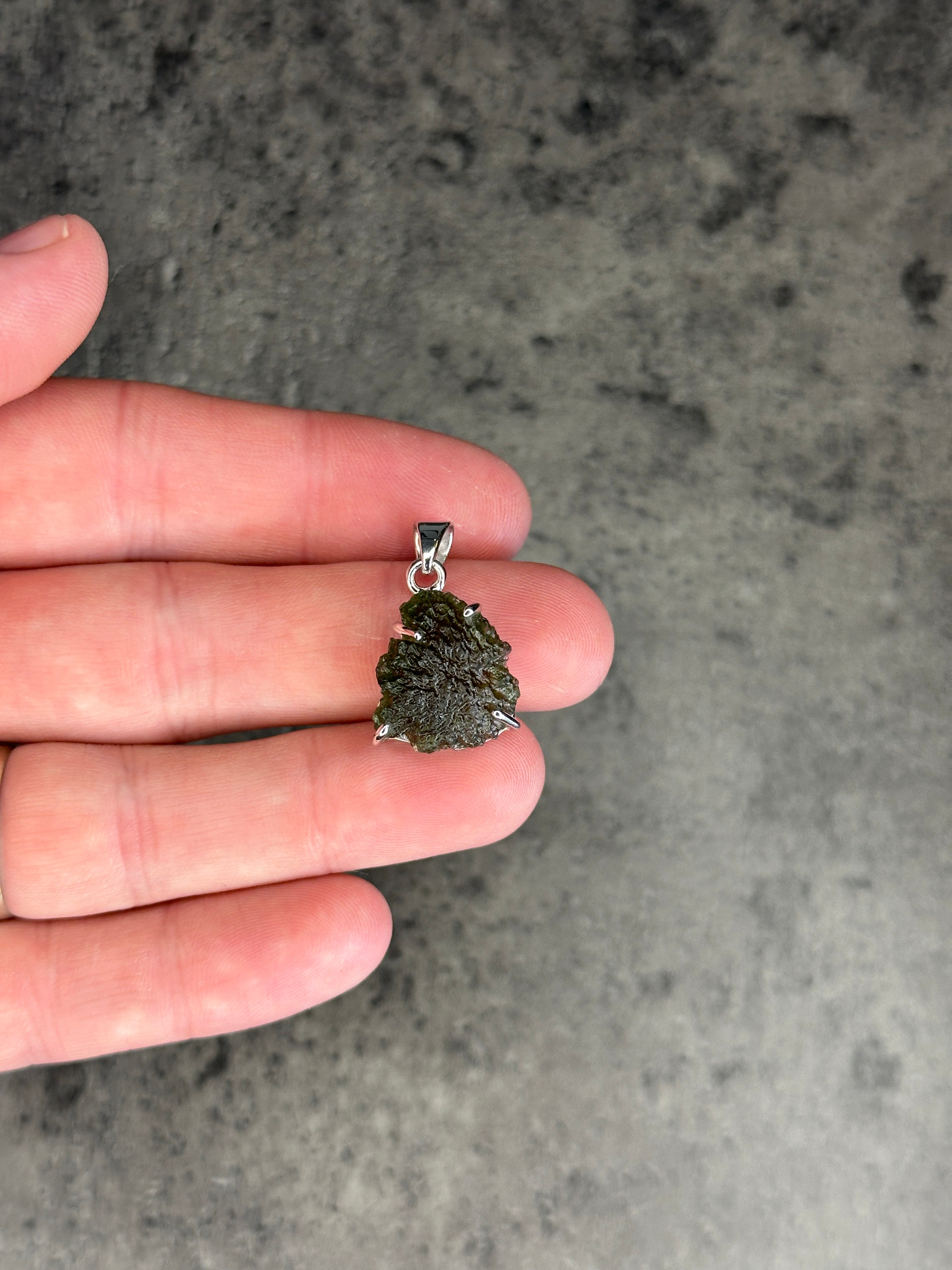 Moldavite - Necklace pendant - Rough