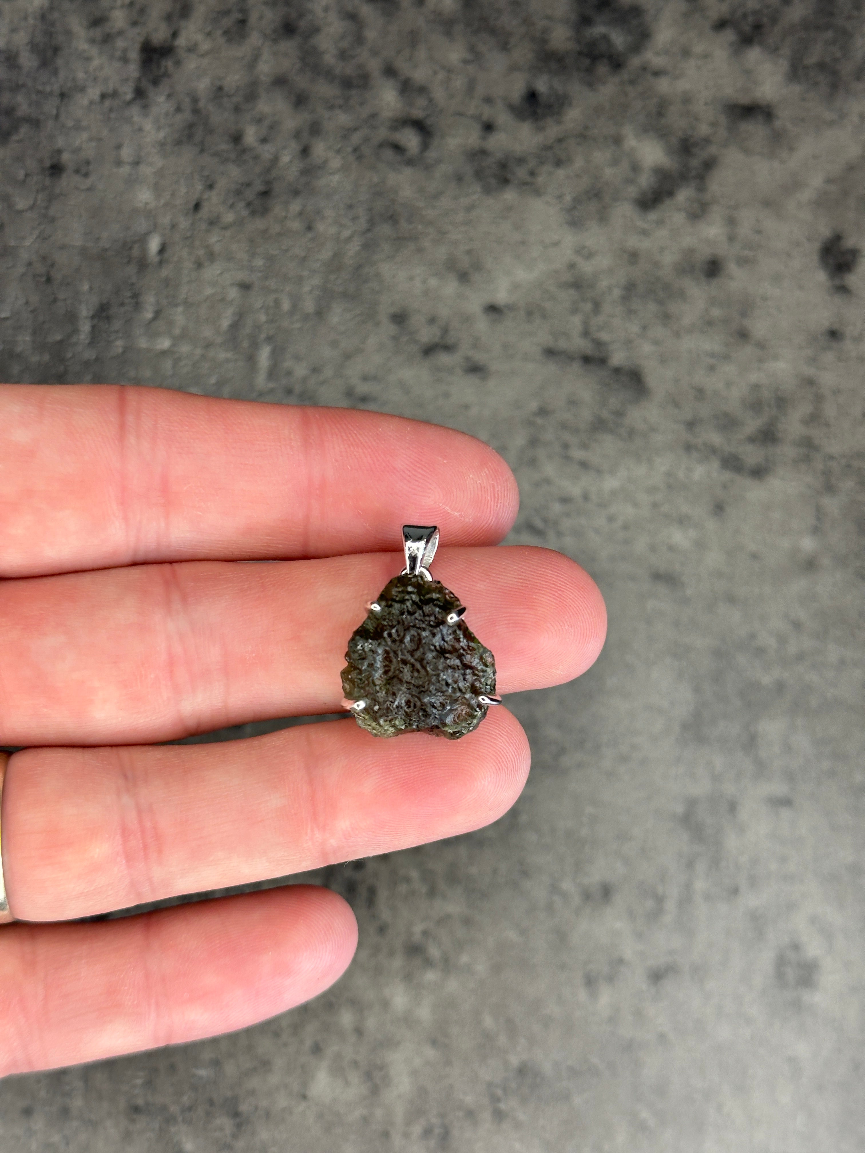 Moldavite - Necklace pendant - Rough