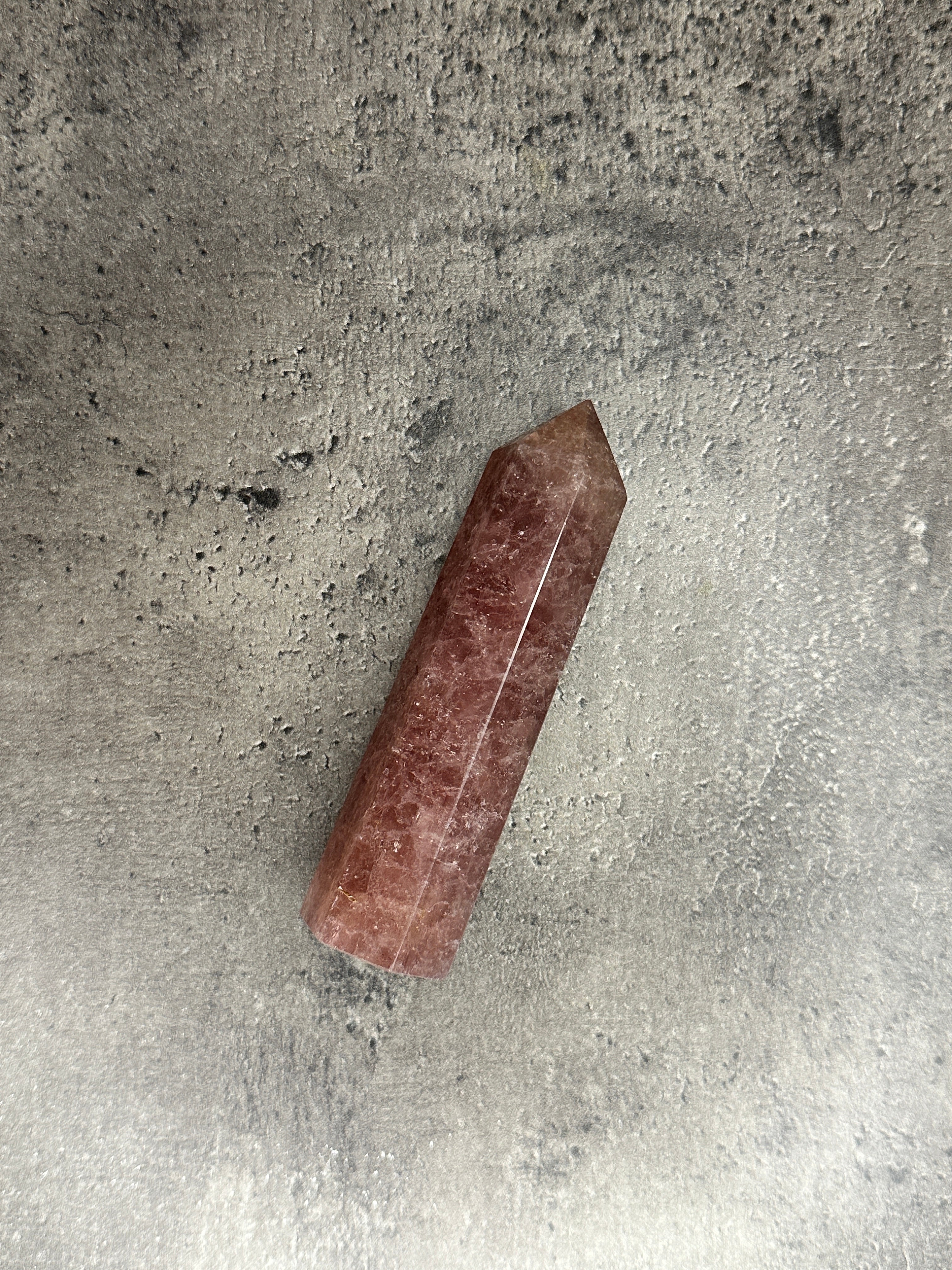 Strawberry quartz - Tower