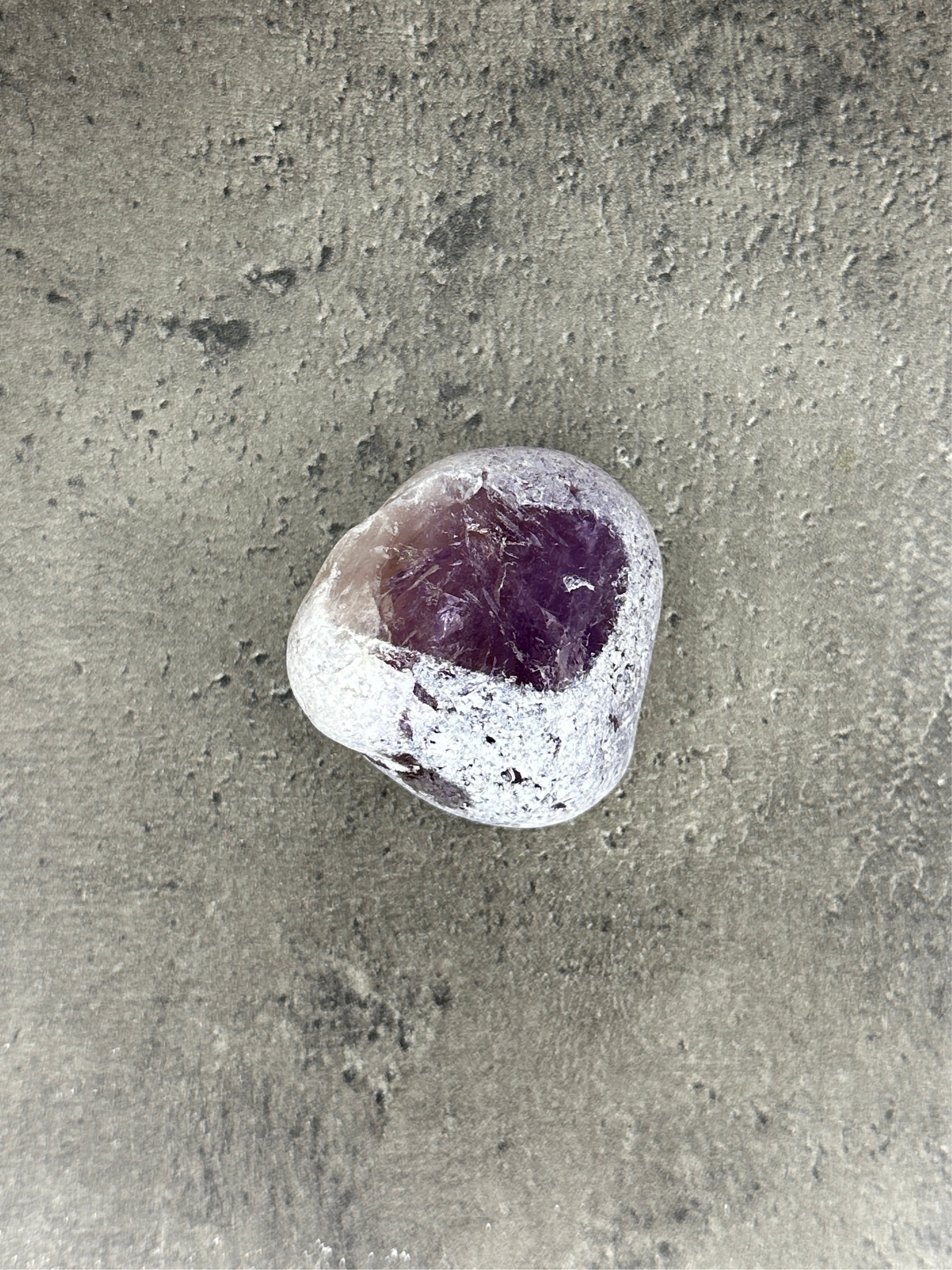 Amethyst - Rough dragon egg