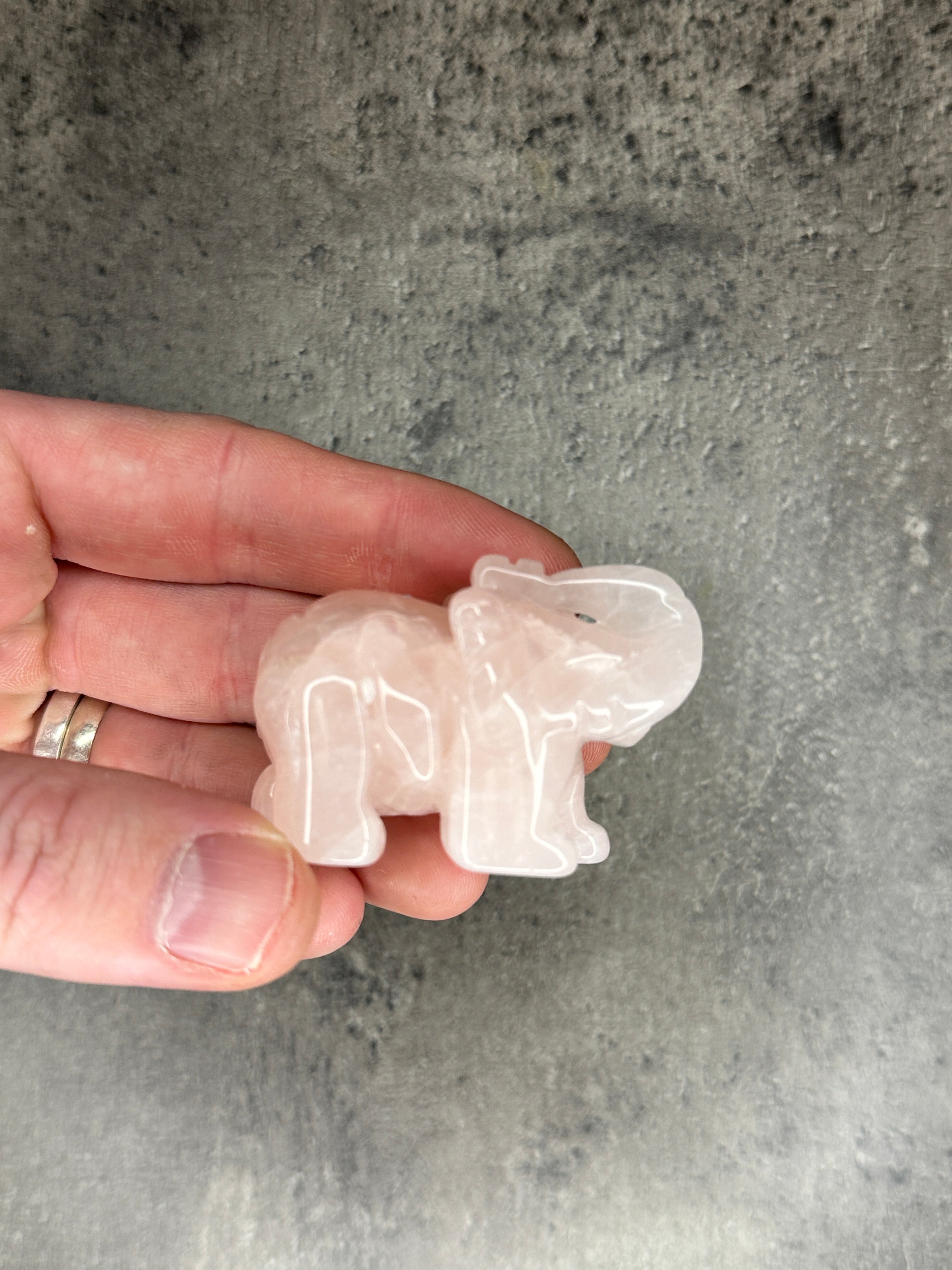 Rose quartz - Elephant