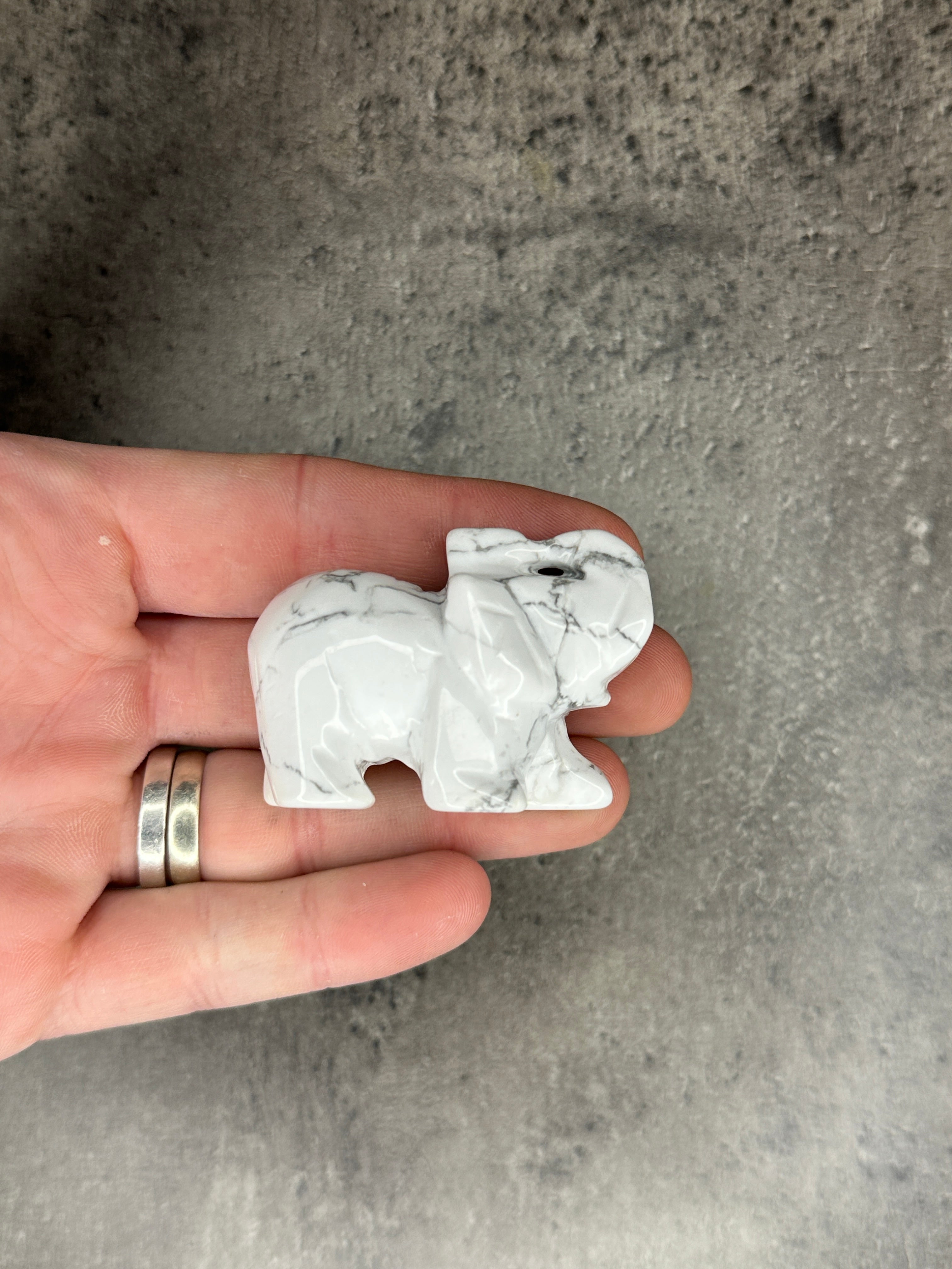 Howlite - Elephant