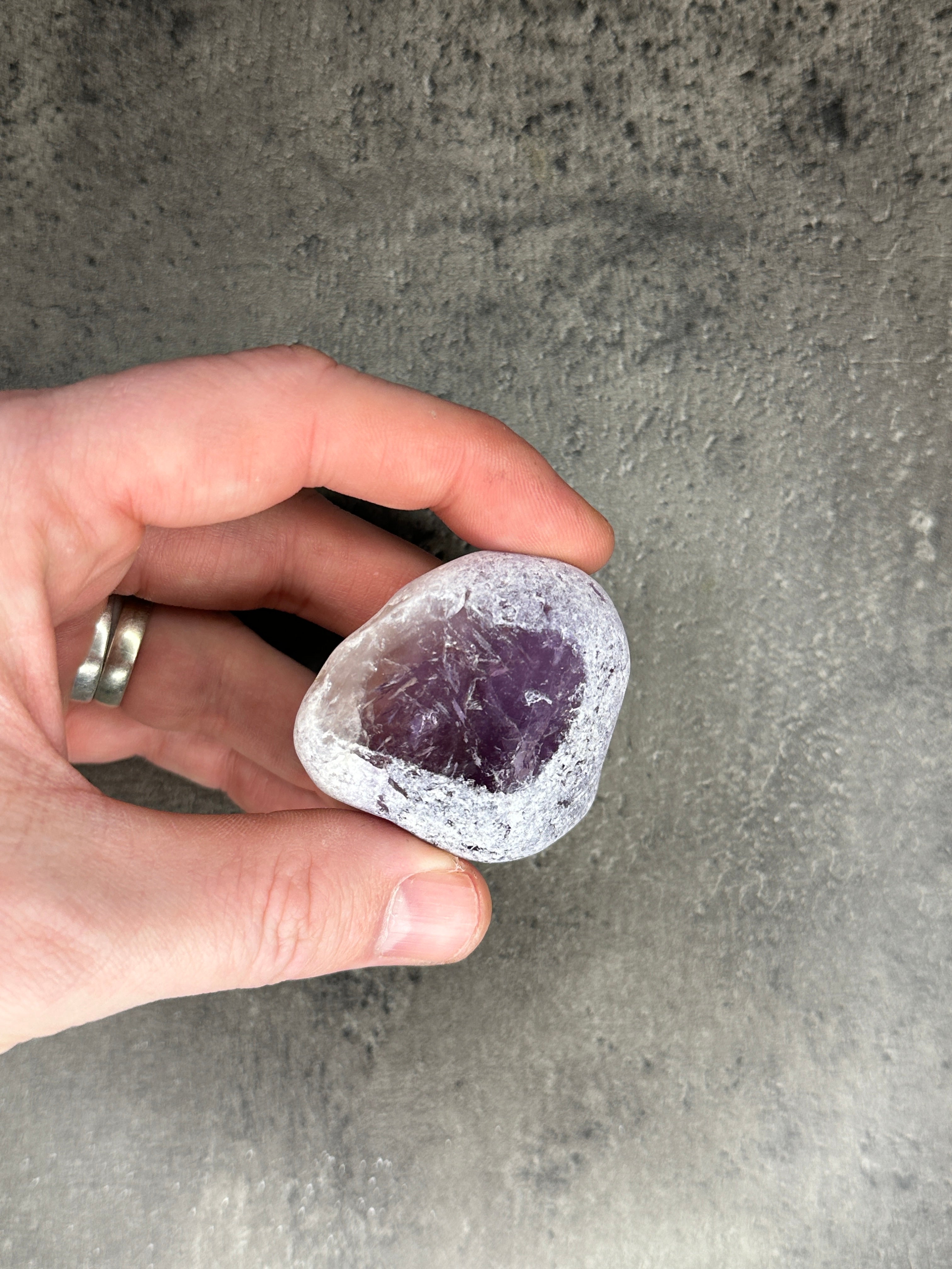 Amethyst - Rough dragon egg