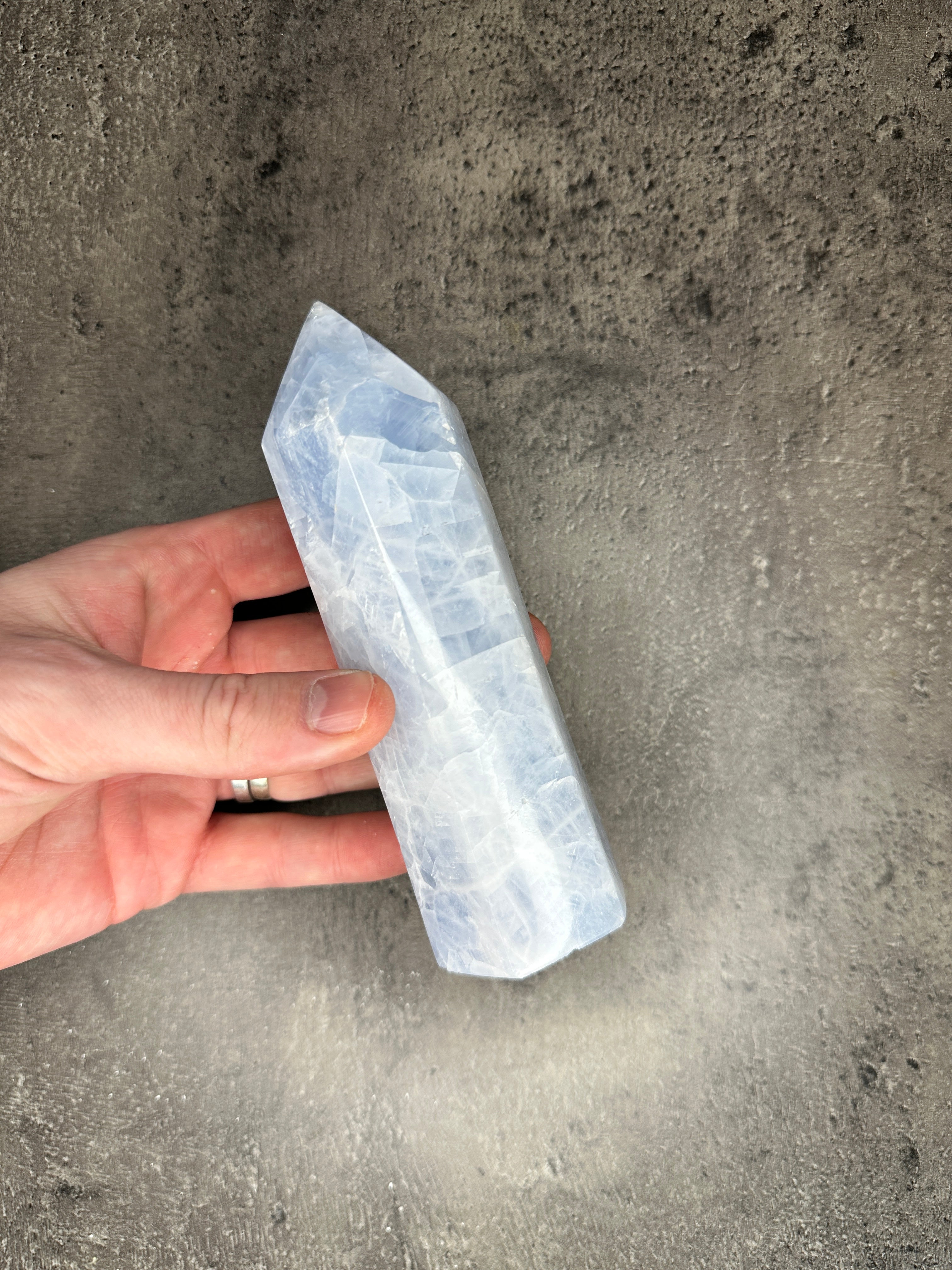 Blue calcite - XL Tower